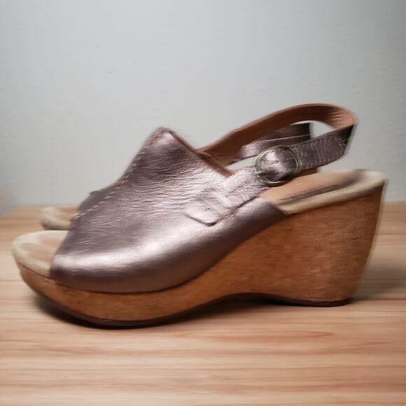 Clarks Women's 7 Brown Metallic Leather Wedge Sandals Buckle Ankle Strap Boho - Picture 2 of 8